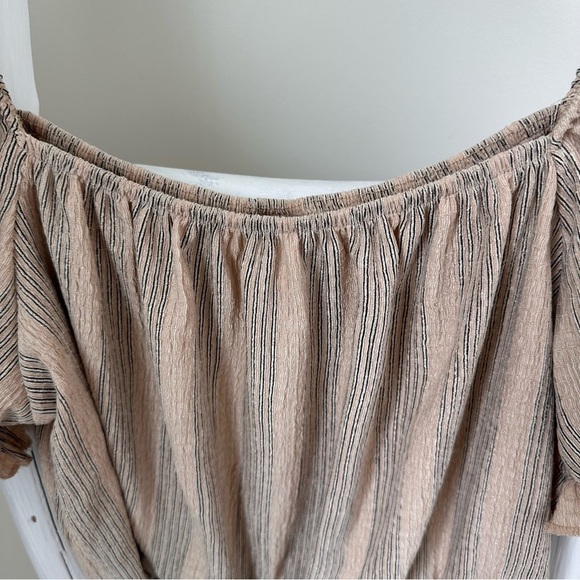 H&M Beige Puff Sleeves Off Shoulder Crop Top SZ S - Picture 4 of 10